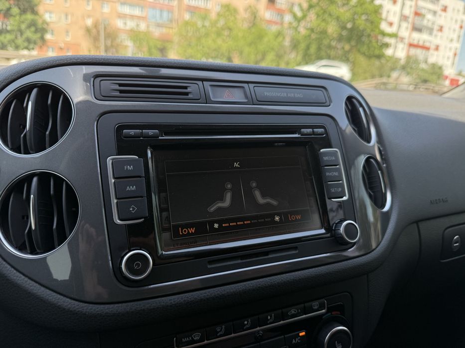 VW Tiguan рестовий (не фарбований)