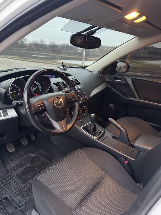 Продам MAZDA 1.6 дизель
