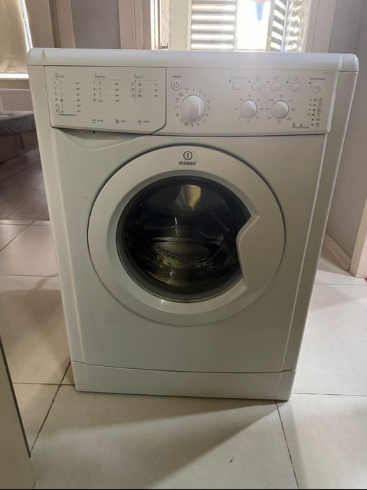 Пральна машина Indesit