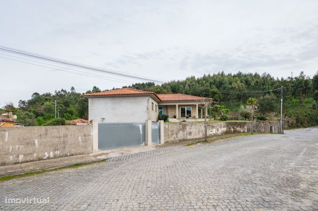 Moradia T3 com terreno e excelente localização