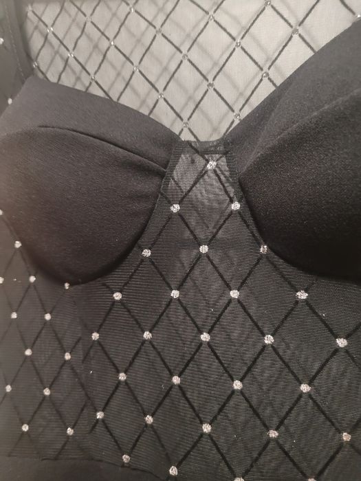 Sukienka czarna wizytowa róż.M