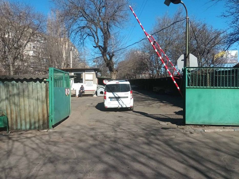 Сдам место на охраняемой стоянке на Таирова