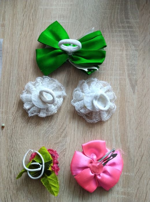 Резинки, заколки, прикраси для волосся