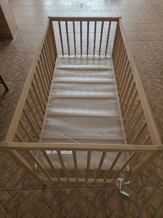 Berço IKEA SNIGLAR (colchão pluttig oferta)