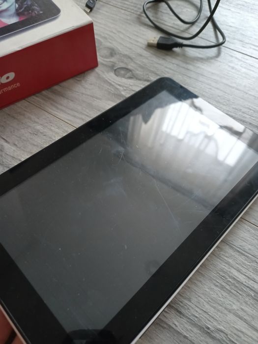 Tablet multimedialny 9 cali.  Brak obrazu.  Zestaw.