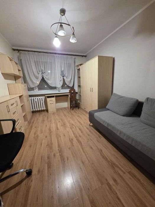 Wynajmę pokój w 4- pokojowym mieszkaniu