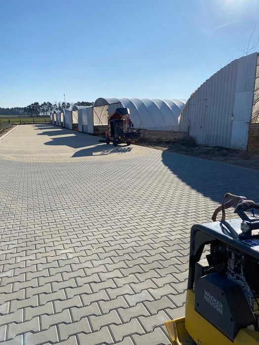 Układanie kostki brukowej, roboty ziemne, koparka – Kępno i okolice