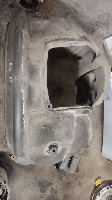 Nadkole przednie przód prawe BMW E60 E61