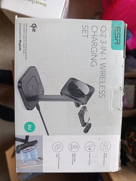 Бездротовий зарядний пристрій ESR Qi2 3-in-1 Wireless Charging Set,  для одночасного заряджання трьох пристроїв Apple