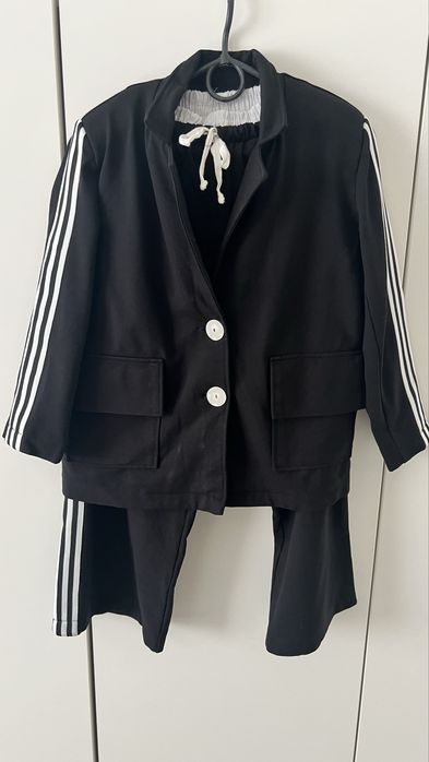 Стильний костюм для дівчинки