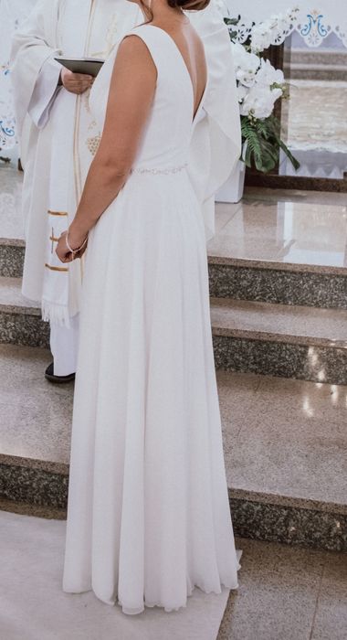 Delikatna suknia ślubna