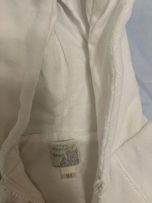 Casaco branco com capuz para recém-nascido / bebé tamanho 1 mês