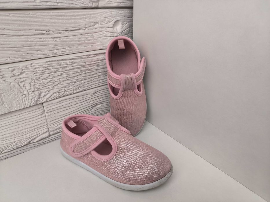 buty baleriny, kapcie dla dziewczynki, r. 30