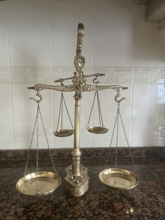 Balança de 4 pratos