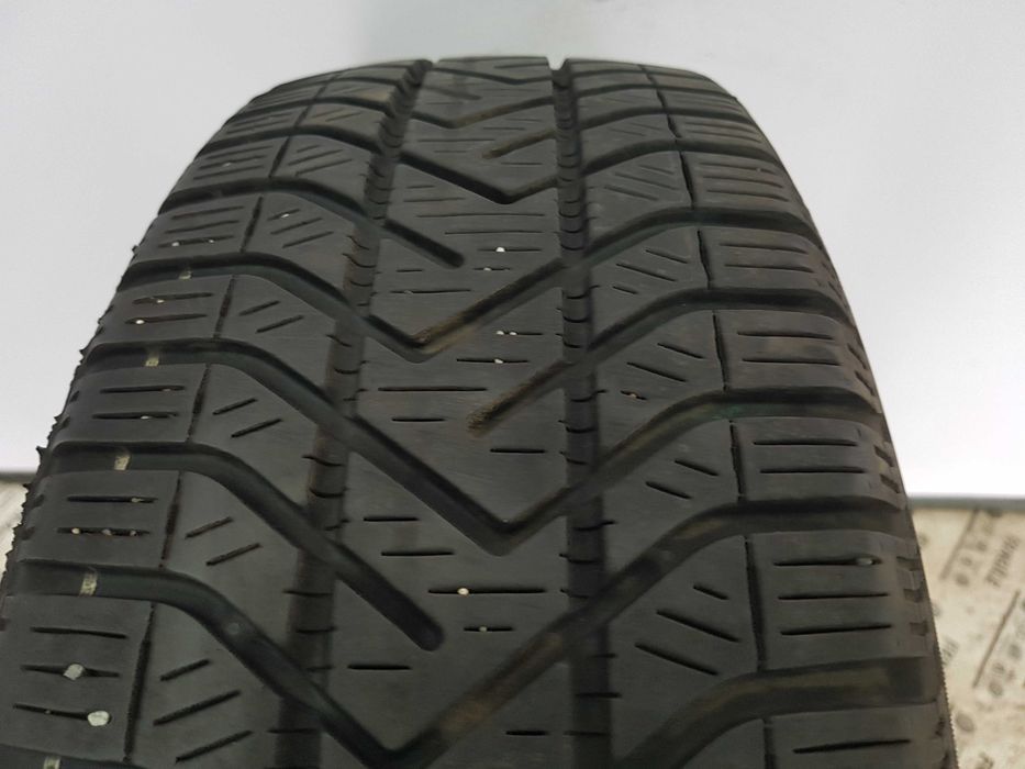 Opona Pirelli Snow Control Serie 3  185/65R15  185/65/15