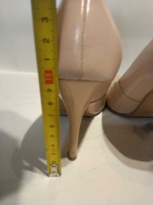 Szpilki Venezia 36 beżowe