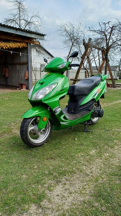 Продам скутер YIBEN 150 куб