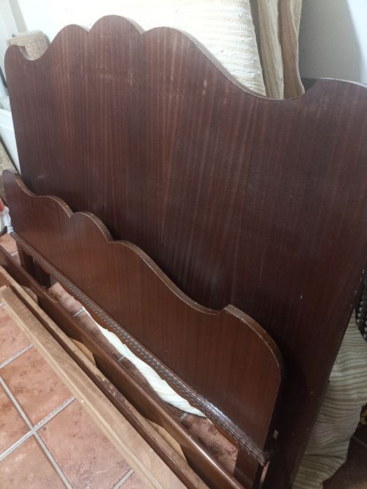 Cama de madeira para casal 1,85 mtx 1,60mt