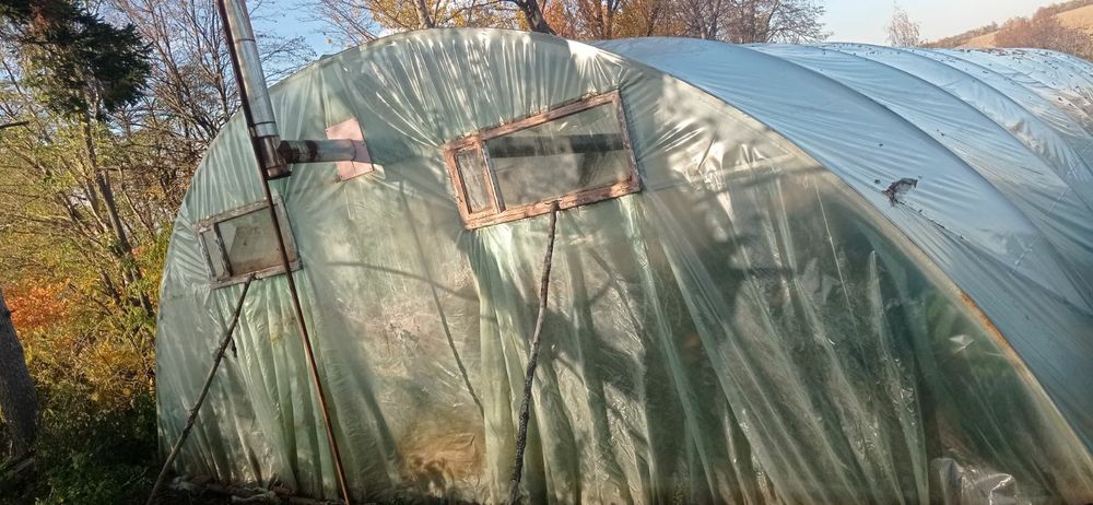 Продам  дві теплиці