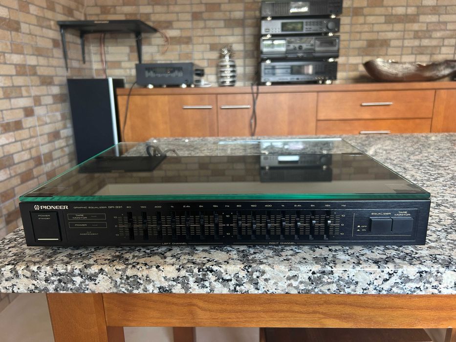 Pioneer Equalizer GR-331 impecável com prateleira vidro