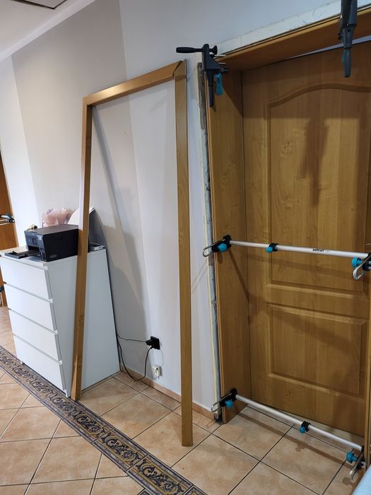 Montaż   drzwi i okien