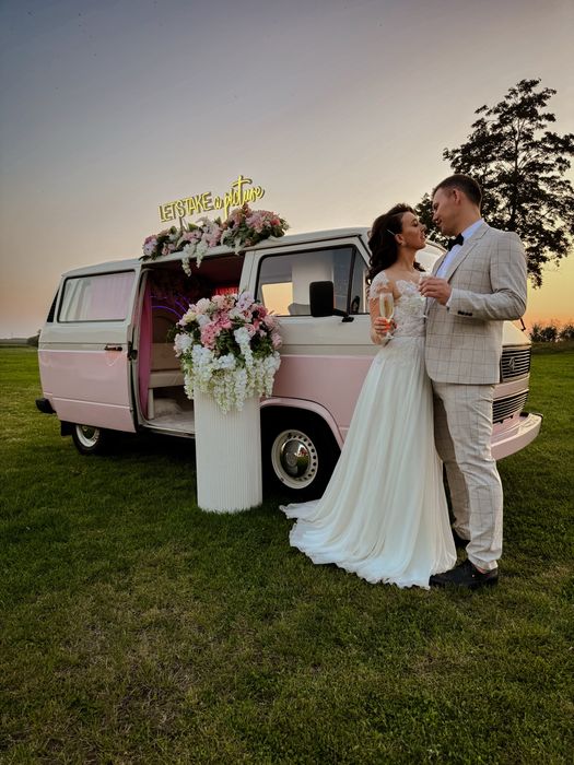 fotobus różowy , fotobudka