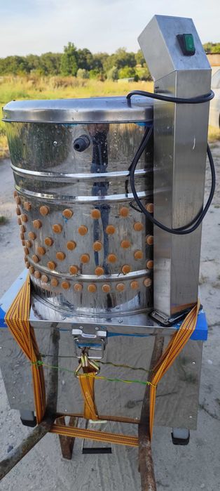 Máquina de depenar frango e codorniz