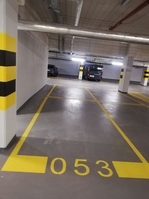 Miejsce parkingowe Zwierzyniecka 8D
