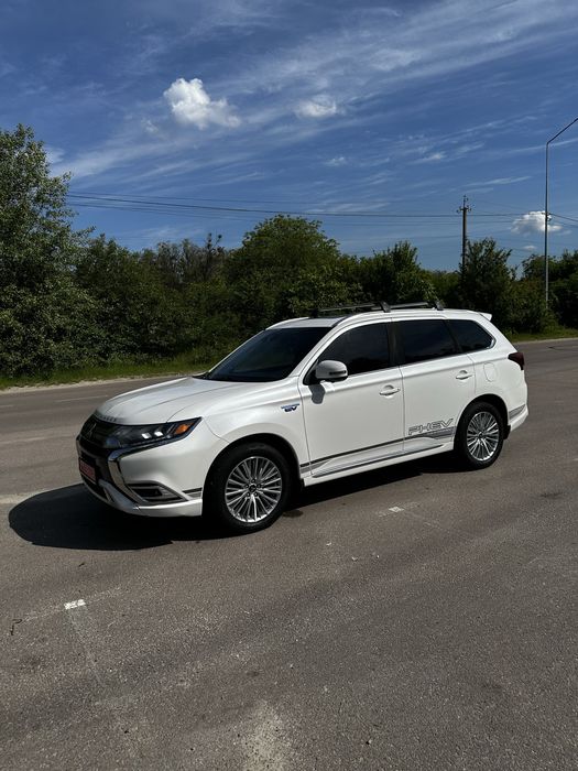 Mitsubishi Outlander PHEV 2019