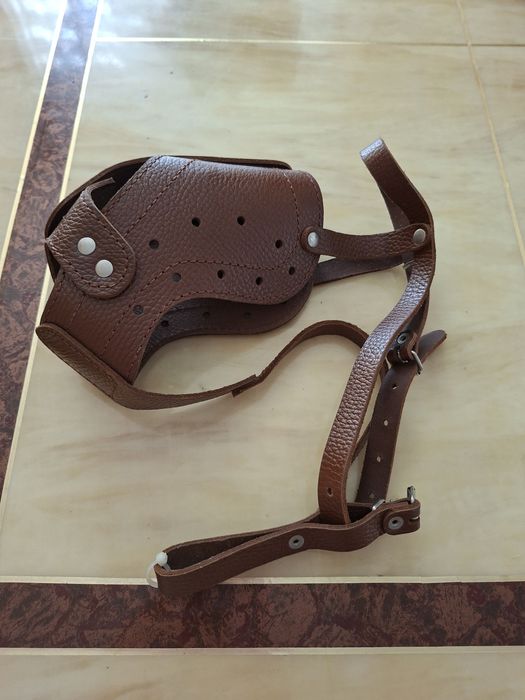 шкіряний намордник для собаки