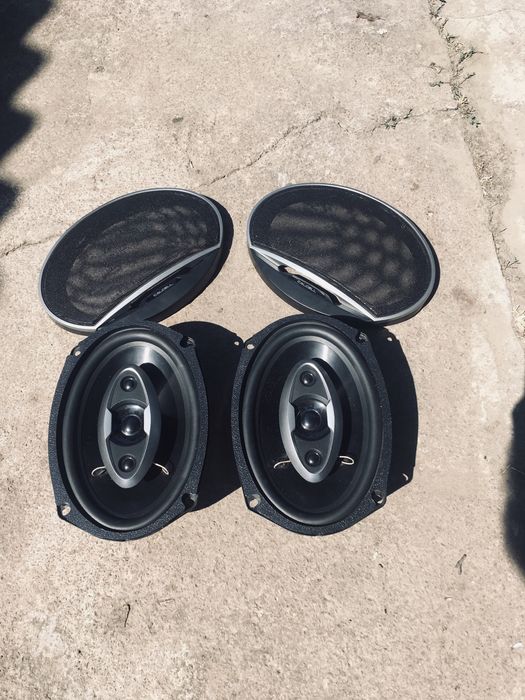 Продам динамики в авто