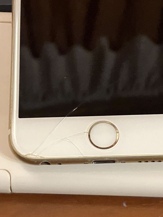 iPhone 6s біло-золотий