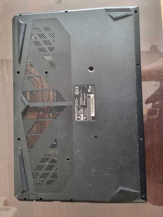 Laptop Clevo NP50DE I7 10750h GTX 1650TI