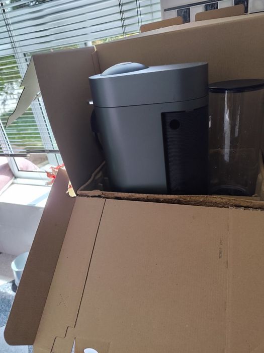 Máquina de café Vertuo Plus (Nespresso)