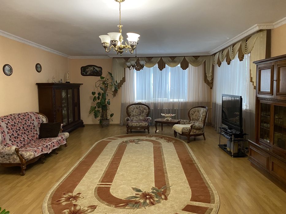 Будинок, особняк 15 хв від Львова 25 сотих , 364/166/19. с.Ременів.