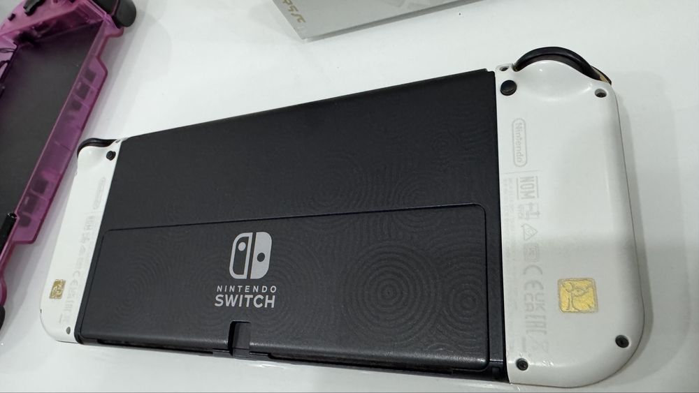 Nintendo Switch Oled limitada + Extras