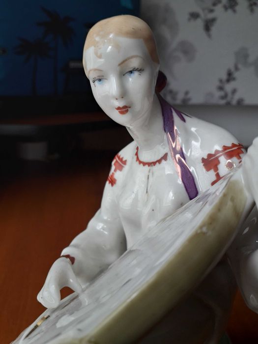 Статуетка «Рибак з неводом» та дівчина "Бандуристка" СРСР Полоне.