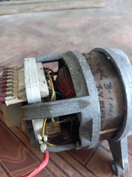 Електродвигун з старої стіральної машини  з Німеччини швидкісний