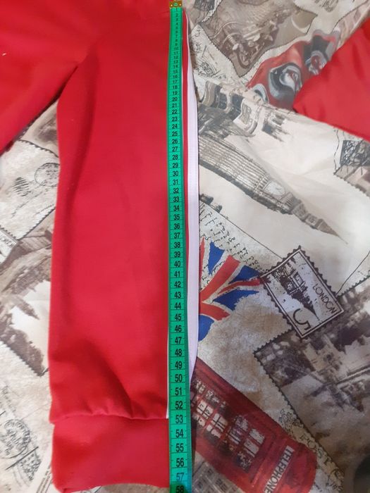 Продам женский спортивный костюм. Розмер S.