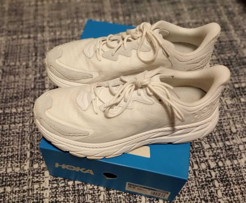 Hoka Clifton LS, em excelente estado, tamanho 43