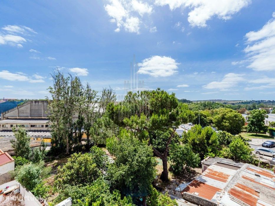 Apartamento T2+1 em Queluz