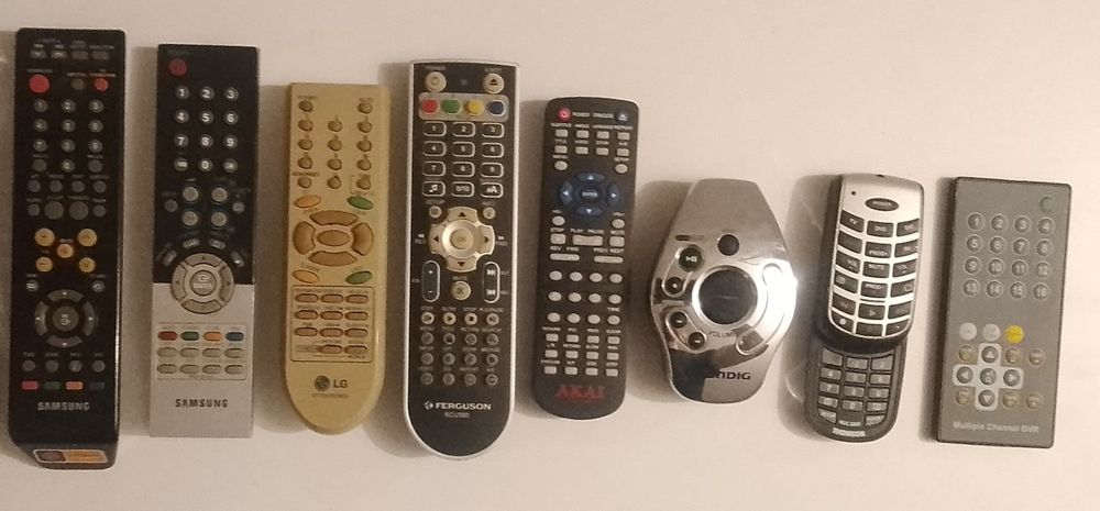 Piloty tv, dvd, audio (Samsung, Lg, Akai, Grundig, Thomson)