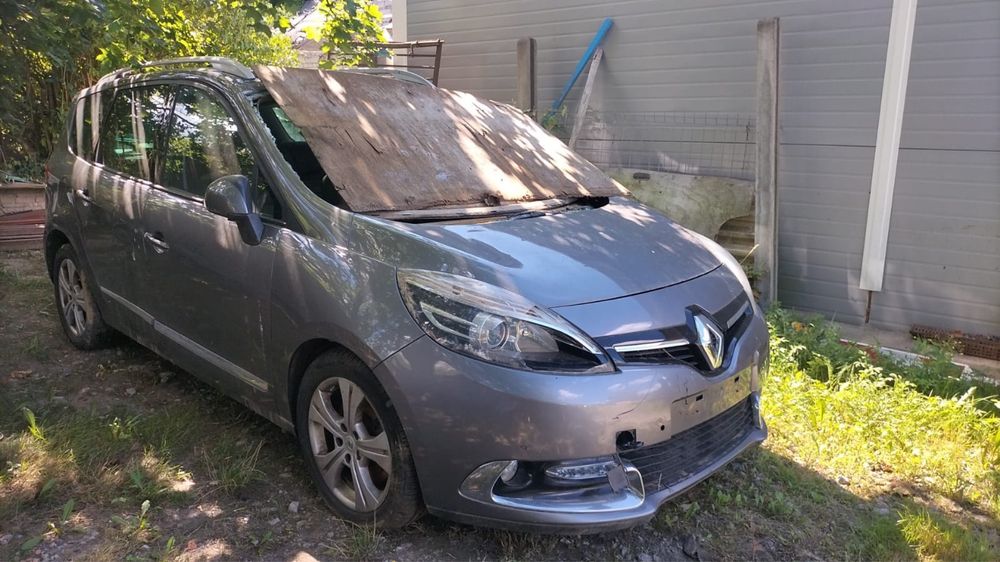 Renault Scenic 3. На запчастини колір TEKNG 2.0 dci Рено Сценик