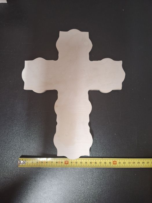 Cruz em marfinite para trabalhos manuais