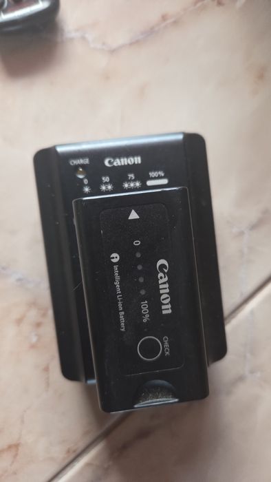 Canon xf300 + Mala sem rigida + baterias