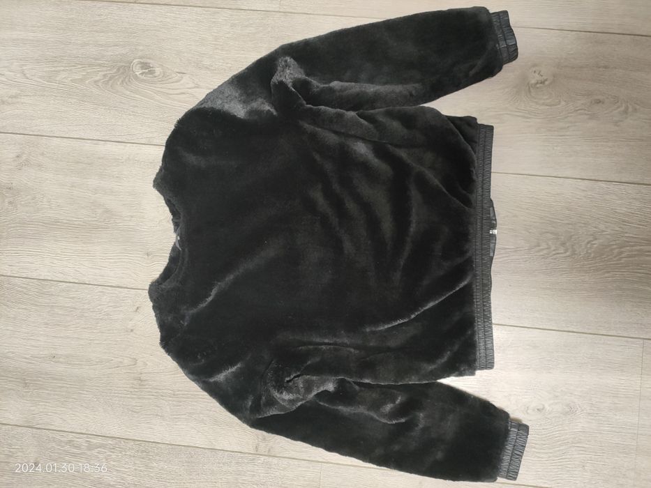 Czarna misiowata ramoneska