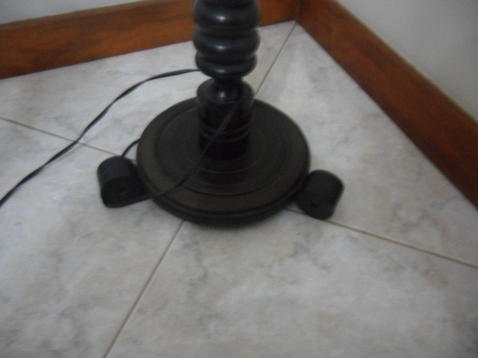 Candeeiro de pé lindíssimo  ETC