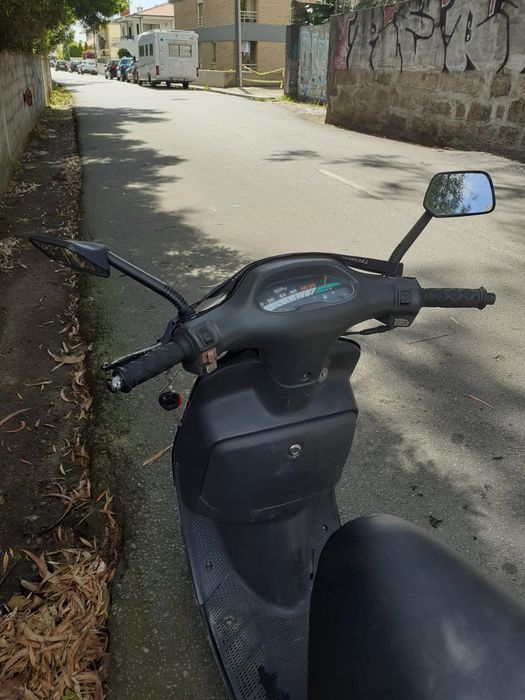 Scooter kymco modelo AK 50