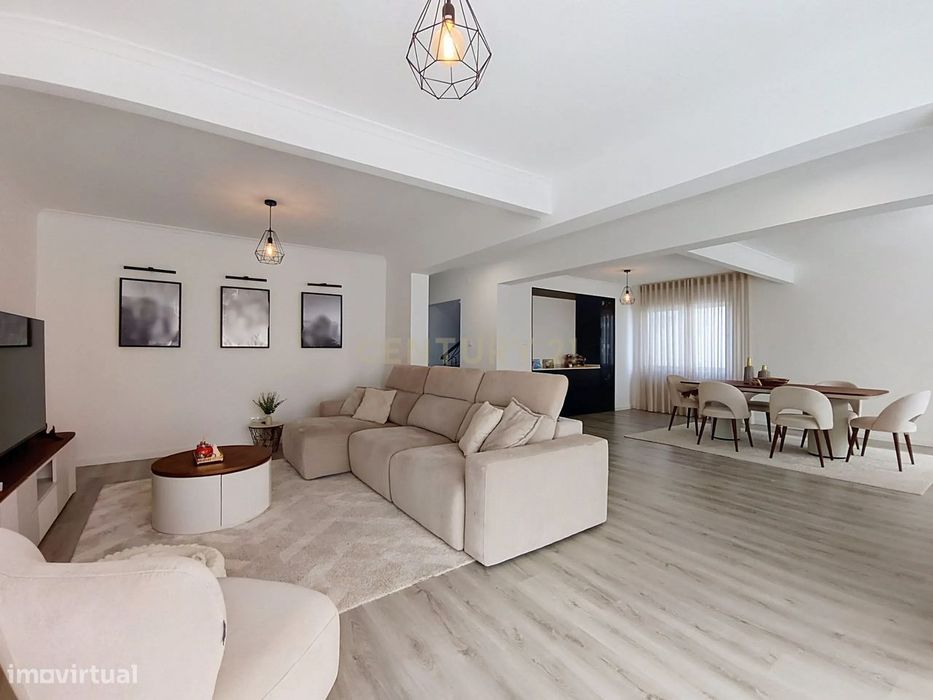 Moradia T5 Renovada com 264 m² em Nossa Senhora do Rosário – Lagoa