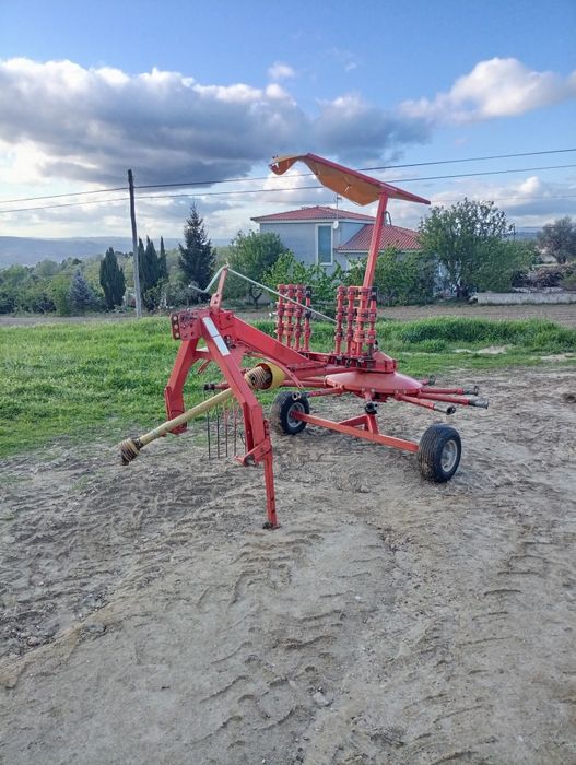 Juntador de feno Fella TS 335 DN